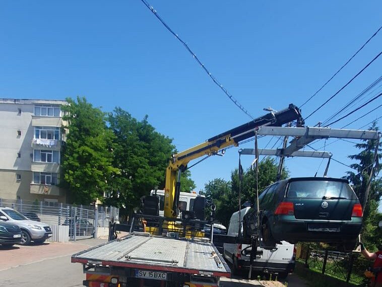 Primăria Suceava reia ridicarea mașinilor abandonate: ”Rugăm cetățenii care observă astfel de vehicule abandonate să ne sesizeze”