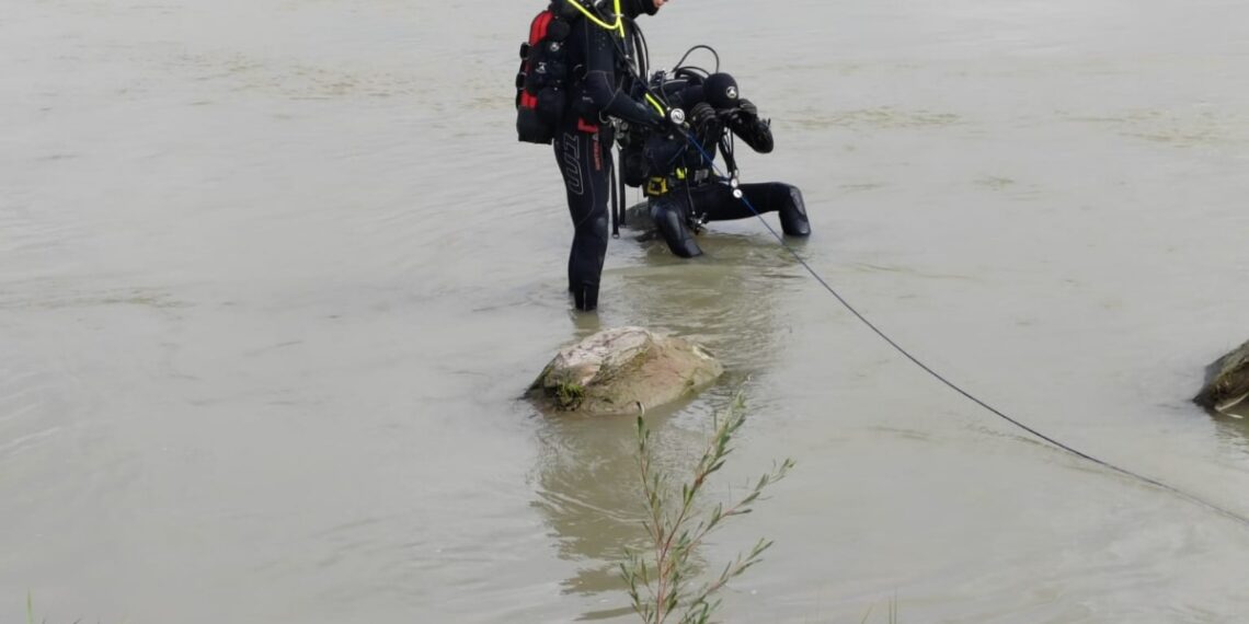 Dispărut în noapte, găsit dimineața în apă. Trupul unui bătrân din Milișăuți, scos din râul Suceava