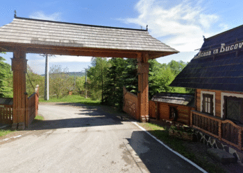 Tânăr crescut la orfelinat, condamnat la închisoare cu executare pentru că a furat 200.000 de lei din încasările restaurantului ”Acasă în Bucovina”