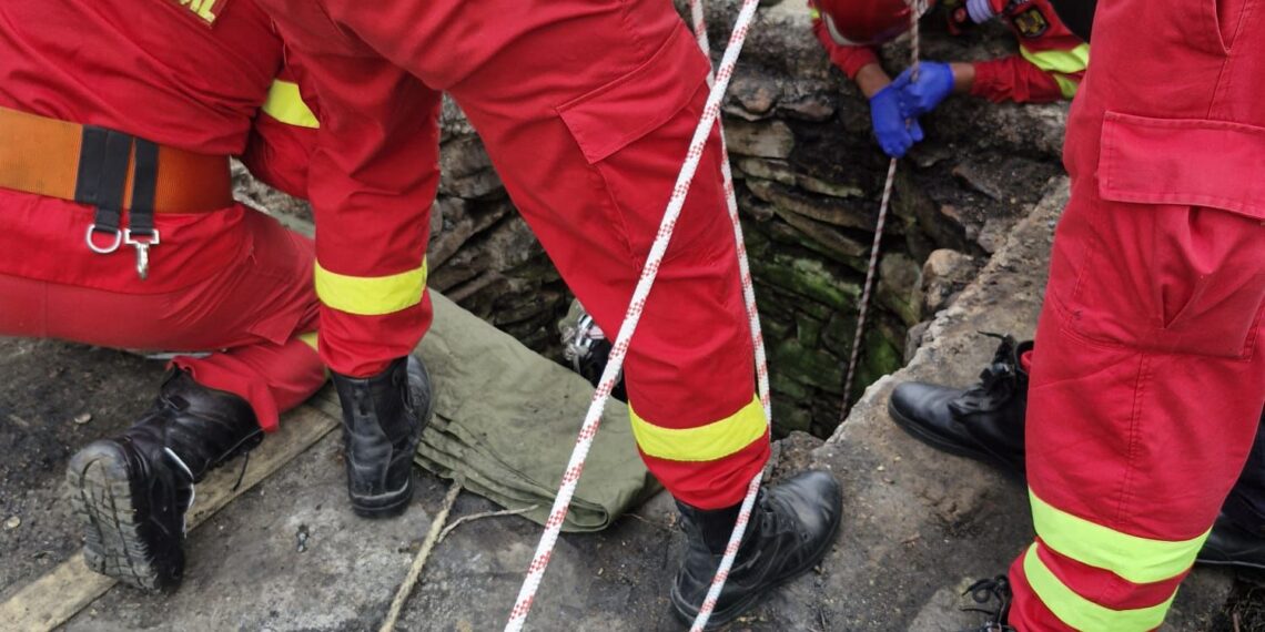 Sfârșit tragic pentru un bărbat din Siminicea. A murit după ce a căzut într-o fântână de 25 de metri, la Șcheia