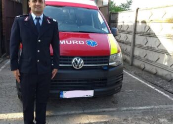 Pompier bihorean, erou pe plaja din Nisipurile de Aur. A readus la viață un sucevean de 37 de ani