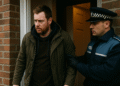 Dat afară din casă de polițiști după ce și-a amenințat soția pentru că nu i-a dat bani de cheltuială și cheile de la mașină
