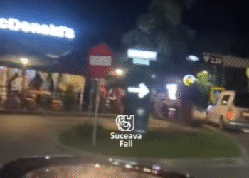 Circ și bătaie pe terasa Mc Donald’s. Trei frați au sărit cu gașca pe un tânăr printre clienți