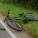 Un biciclist băut s-a trezit în șanț după ce a rămas fără frâne