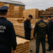 Poliția și Garda Forestieră au luat la puricat un depozit de lemne din Poiana Stampei. Amenzi de 6.400 de lei și confiscarea a peste 10 mc de material lemnos