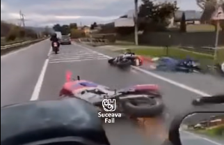 Accident între două motociclete la ieșirea din Gura Humorului. Trei tineri au fost răniți. Niciun conducător nu avea permis pentru categoria A