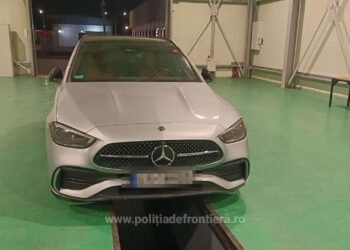 Autoturism furat, în valoare de 30.000 de euro, depistat de polițiștii de frontieră în PTF Siret. La volan se afla un polonez de 60 de ani