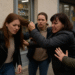 Păruială în familie, în fața unui magazin din Arbore. O femeie de 42 de ani și-a apucat nepoata de păr în urma unui conflict spontan