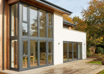 Confort modern și design clasic cu ferestre termopan din PVC