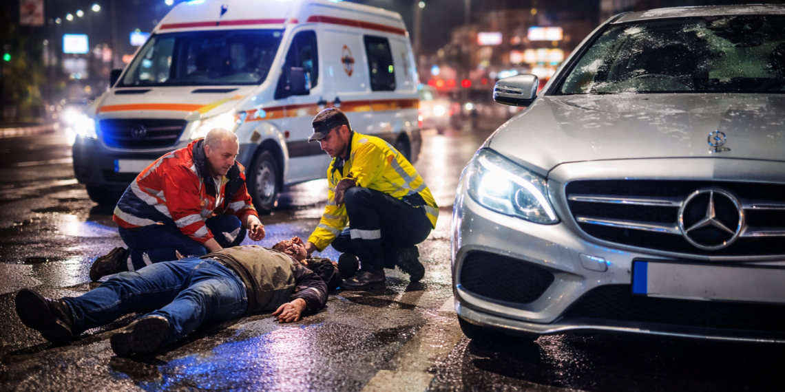 Pieton băut, lovit de o mașină pe Calea Unirii. A traversat prin loc nepermis și a ajuns la UPU
