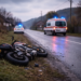 Motociclist din Marginea, rănit după ce a pierdut controlul pe carosabil umed. Vehiculul nu era înmatriculat, iar tânărul nu avea permis