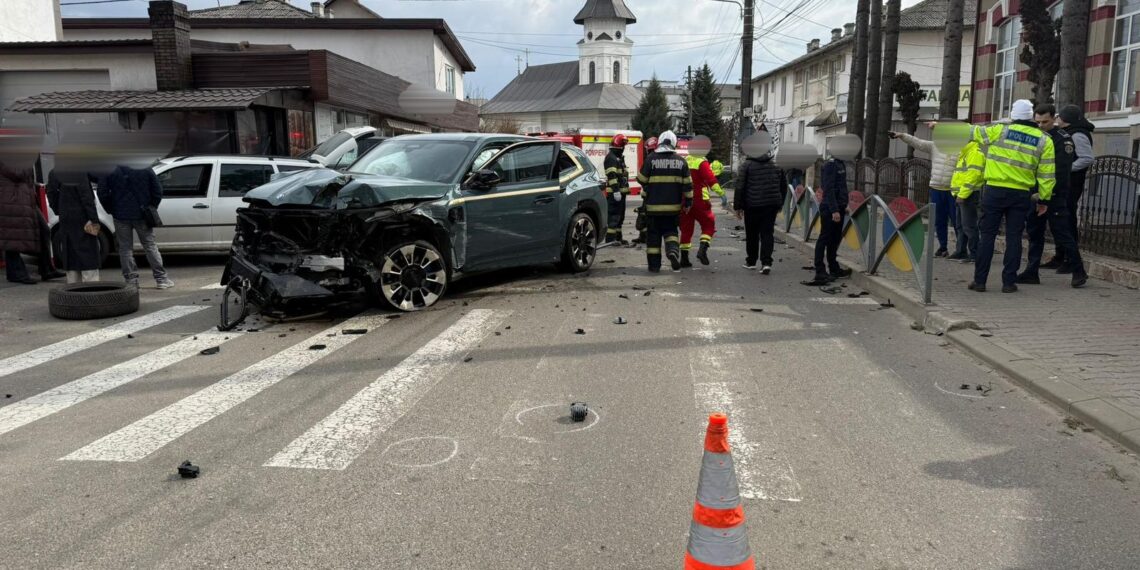 SCJU Suceava a transmis că un pieton se află în stare gravă, în comă, după accidentul din Fălticeni. Alte patru victime sunt rănite