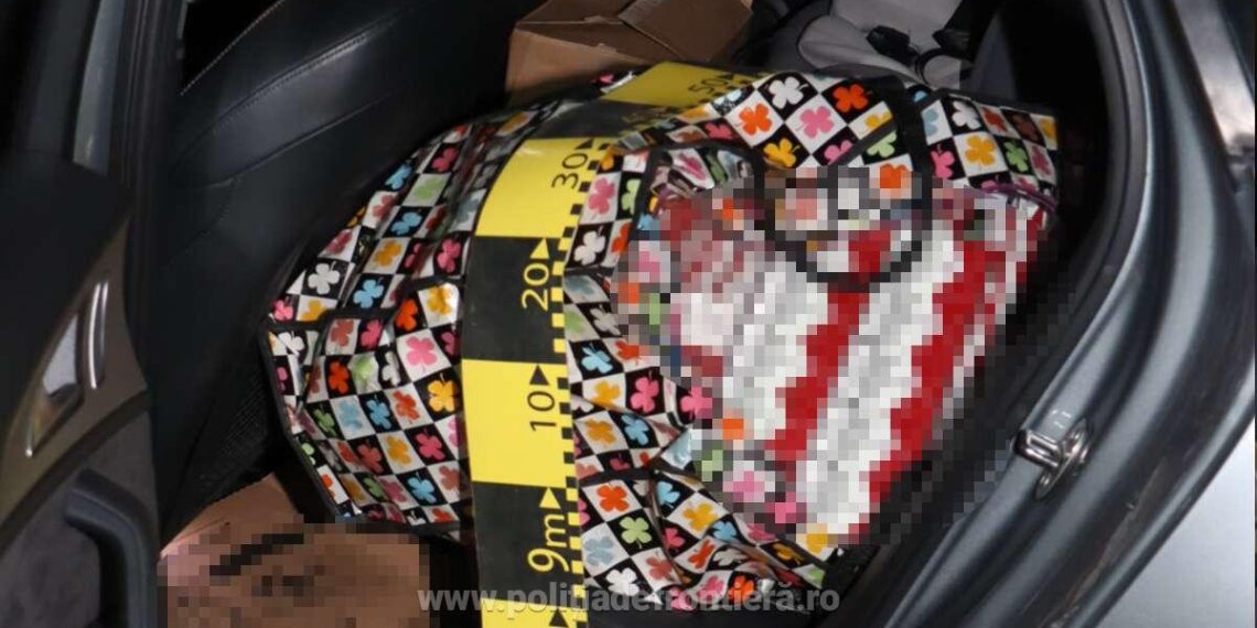 Țigări în valoare de aproximativ 43.000 de lei, descoperite în mașina unui sucevean oprit în trafic