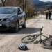 Copil de 13 ani, rănit într-un accident la Sadova după ce a intrat cu bicicleta în fața unei mașini