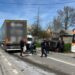 Accident rutier la Cumpărătura. Coliziune între un autoturism și un autotren. O persoană a fost transportată la spital