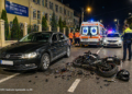 Motociclist acroșat în timpul unei depășiri, în fața Colegiului Național ”Petru Rareș” din Suceava. Șoferul vira spre parcarea unității de învățământ