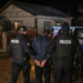 Tâlharii care au jefuit un bărbat de 7.000 de lei, în propria locuință din Udești, au fost arestați preventiv. Victima a fost bătută, strânsă de gât și amenințată cu toporul