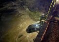 Detalii despre accidentul din Brodina, unde un autoturism a plonjat în albia râului Suceava. Șoferul a pierdut controlul într-o curbă