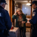 Suceveancă amendată cu 4.000 de lei după ce a sunat la 112 și s-a plâns că a fost bătută și jefuită de concubin. Femeia și-a găsit banii în propriul buzunar