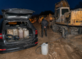 Prins în flagrant la furat motorină din utilaje, lângă Aeroportul Suceava. Avea în portbagaj canistre pline și o instalație improvizată pentru sustragerea combustibilului