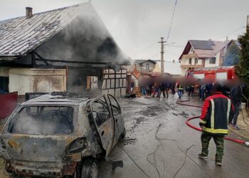 Flăcările au făcut prăpăd într-o gospodărie din Cajvana, după un scurtcircuit electric