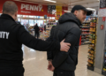 Recidivist reținut după ce a încercat să fure produse dintr-un magazin Penny din Marginea