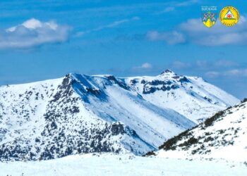 Iarna lovește din nou la munte. Salvamont Suceava avertizează turiștii care vor să urce în zona montană a județului