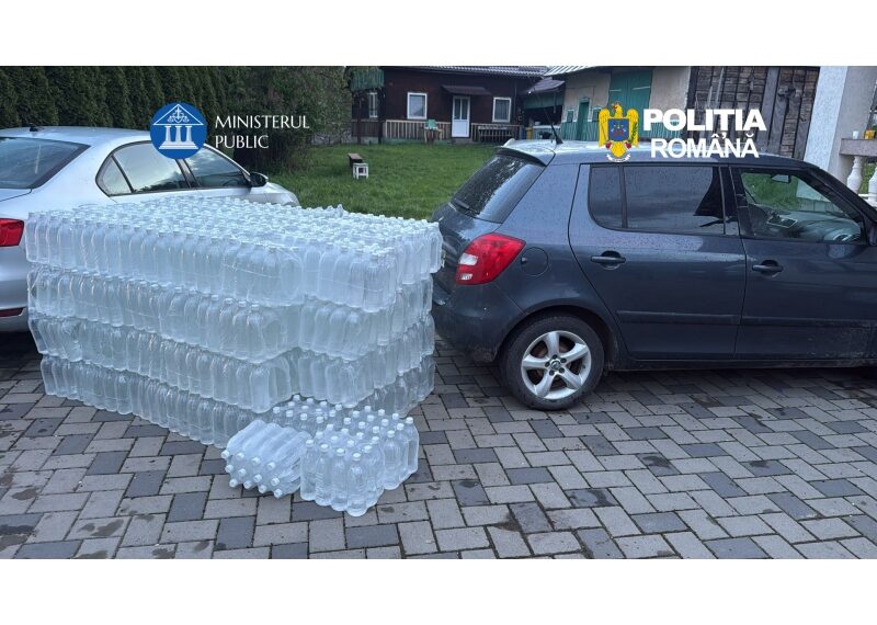 Aproape 8 tone de alcool de contrabandă, în valoare de circa 900.000 de lei, confiscat în urma a trei percheziții efectuate în zona Rădăuți. Două mașini au fost ridicate de polițiști
