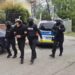 Suceveanul care a provocat panică în Piața Mare, fluturând un cuțit și trăgând cu un pistol, a fost reținut pentru 24 de ore. Femeia amenințată refuză, în continuare, să depună plângere