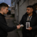Sucevean de 19 ani, păcălit cu 1.650 de lei după ce a încercat să cumpere un iPhone 15 Pro Max în Roman
