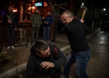 Dornean condamnat la aproape 4 ani de închisoare după ce a atacat cu toporul un bărbat care încerca să-l calmeze la un bar