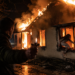 Sucevean trimis în judecată după ce a încercat să își incendieze fosta soție și fiica, într-o casă din Dumbrăveni, în prima zi a anului. Tânăra a scăpat pe geam din locuința cuprinsă de flăcări. Bărbatul își așteaptă pedeapsa în libertate
