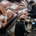 Camerele l-au dat de gol! Un bazarist și-a aflat pedeapsa după ce a schimbat etichetele la raionul de carne din Metro. A plecat cu vrăbioară Wagyu de peste 1.200 de lei plătind doar 69 de lei