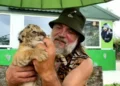 Administratorul grădinii zoologice din Zaharești, implicat într-un accident după ce s-a urcat băut la volan. Bărbatul a ieșit cu autoutilitara de pe drum și s-a oprit într-un șanț, la Stroiești
