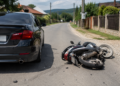 Mopedist fără permis, rănit după ce un șofer de BMW a dat cu spatele fără să se asigure, la Dolheștii Mari