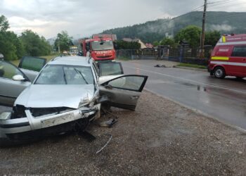 Accident grav la Brodina. Un șofer a fost găsit încarcerat și în comă, iar un tânăr de 26 de ani a suferit un traumatism cranian