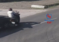 Motociclist de 72 de ani, rănit după ce un șofer de 71 de ani a încercat să-l depășească în timp ce vira la stânga, la Falcău