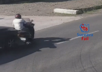 Motociclist de 72 de ani, rănit după ce un șofer de 71 de ani a încercat să-l depășească în timp ce vira la stânga, la Falcău