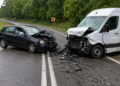 Alcoolul putea provoca o tragedie pe DN 29. Un botoșănean beat criță a provocat un accident la Dumbrăveni, izbindu-se într-o mașină de pe contrasens
