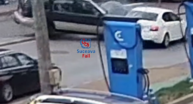 Detalii despre accidentul din zona Orizont. O Mazda a fost aruncată pe contrasens într-o mașină care circula regulamentar, după impactul cu o autoutilitară care vira la dreapta