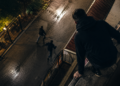 Pedepse simbolice pentru doi indivizi care au bătut un tânăr și l-au fugărit prin Burdujeni până s-a aruncat de la etajul doi. Totul ar fi pornit după ce victima i-a spus unuia dintre agresori că iubita sa este o fată de moravuri ușoare