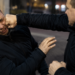 Doi recidiviști au fost reținuți după ce au bătut un bărbat în fața unui magazin din Câmpulung Moldovenesc, la 5 dimineața