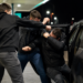 Trei tineri au primit închisoare cu suspendare după ce au bătut un bărbat într-o benzinărie din Dumbrăveni. Victima a rămas cu fracturi dentare și a avut nevoie de până la 14 zile de îngrijiri medicale