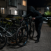 Închisoare cu suspendare pentru un hoț care, în doar patru nopți, a reușit să ”curețe” de biciclete un ansamblu rezidențial din cartierul Burdujeni. Camerele de supraveghere i-au dat de furcă