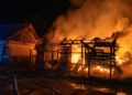 Incendiu la un adăpost de animale din Voitinel. 250 de păsări și 20 de iepuri au murit într-un incendiu pornit de la o lampă de căldură lăsată aprinsă peste noapte
