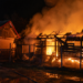 Incendiu la un adăpost de animale din Voitinel. 250 de păsări și 20 de iepuri au murit într-un incendiu pornit de la o lampă de căldură lăsată aprinsă peste noapte