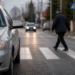 Șofer de 86 de ani, condamnat după ce a lovit un pieton pe o trecerea de pietoni din Fălticeni și a fugit de la locul accidentului. Magistrații i-au interzis să mai conducă timp de un an