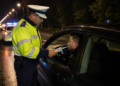 Polițiștii au scos din trafic un șofer cu alcoolemie peste 1 mg/l alcool pur în aerul expirat. Circula haotic între Păltinoasa și Gura Humorului
