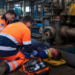 Tânăr de 26 de ani, rănit după ce și-a prins capul într-un utilaj la o fabrică de țevi din Baia