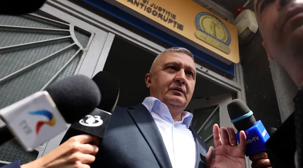 Șeful Armatei Române, în vizorul DNA Militar. Generalul Vlad Gheorghiță, acuzat că ar fi înlesnit acordarea a 20 de locuri la buget